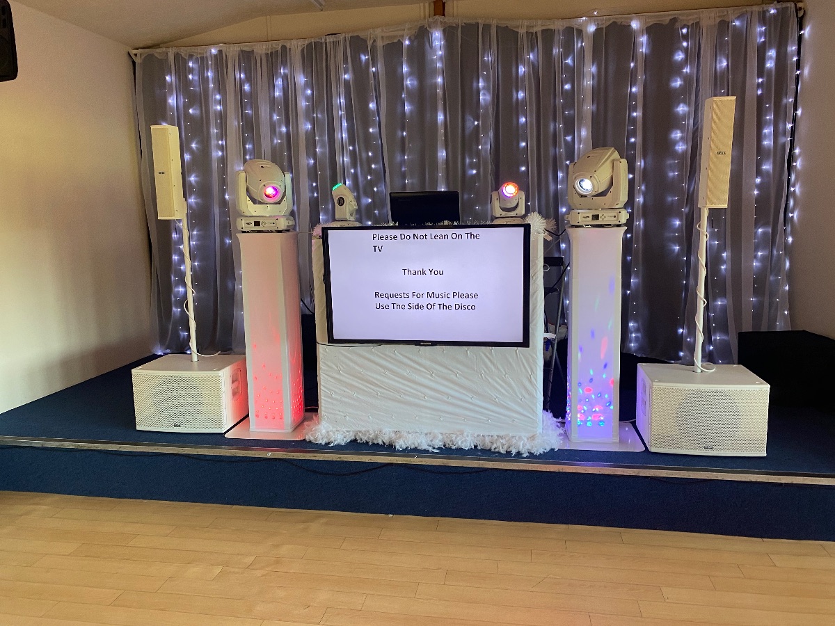 Double Deck Disco & Karaoke/Photobooth-Image-34