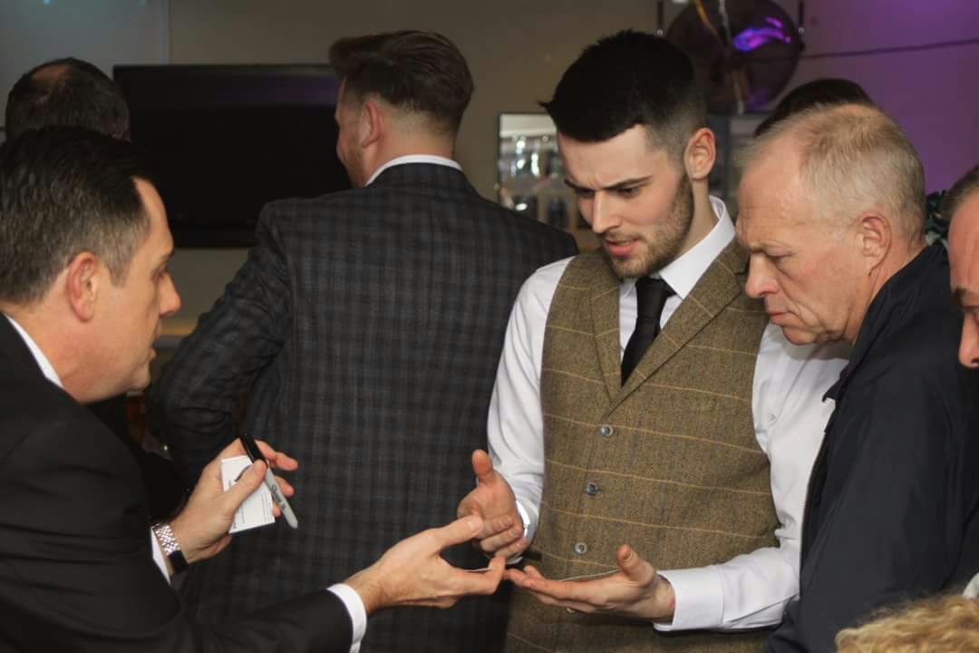 Darren Whichello - Magician for hire-Image-29