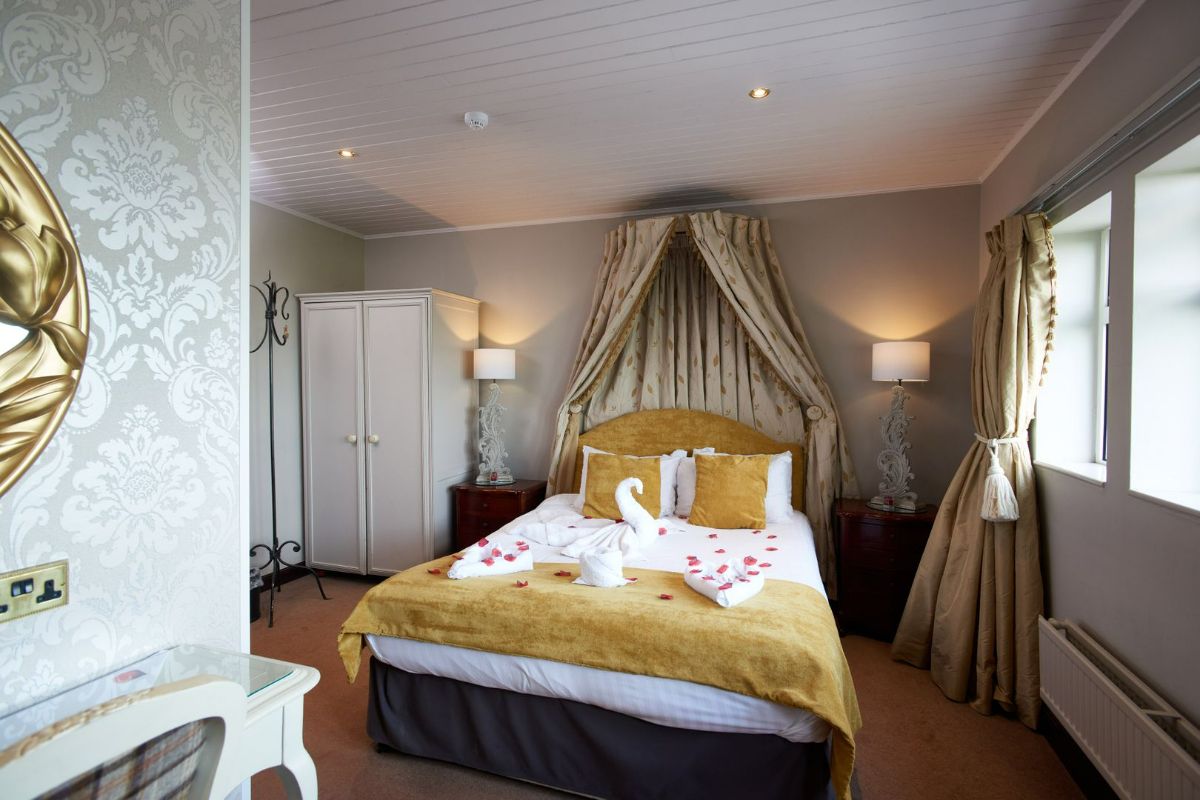 Gallery Item 32 for Pennine Manor