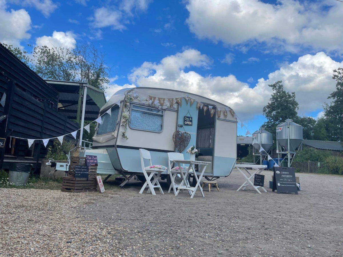 Caravan Photobooth Sussex-Image-18