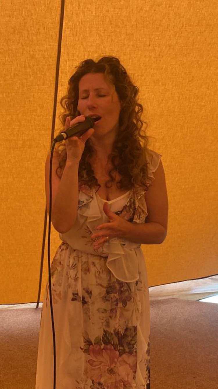 Emily Reed Singer -Image-11