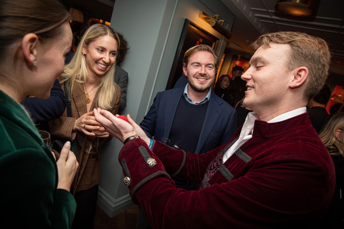 Magician Max Rendall-Image-4
