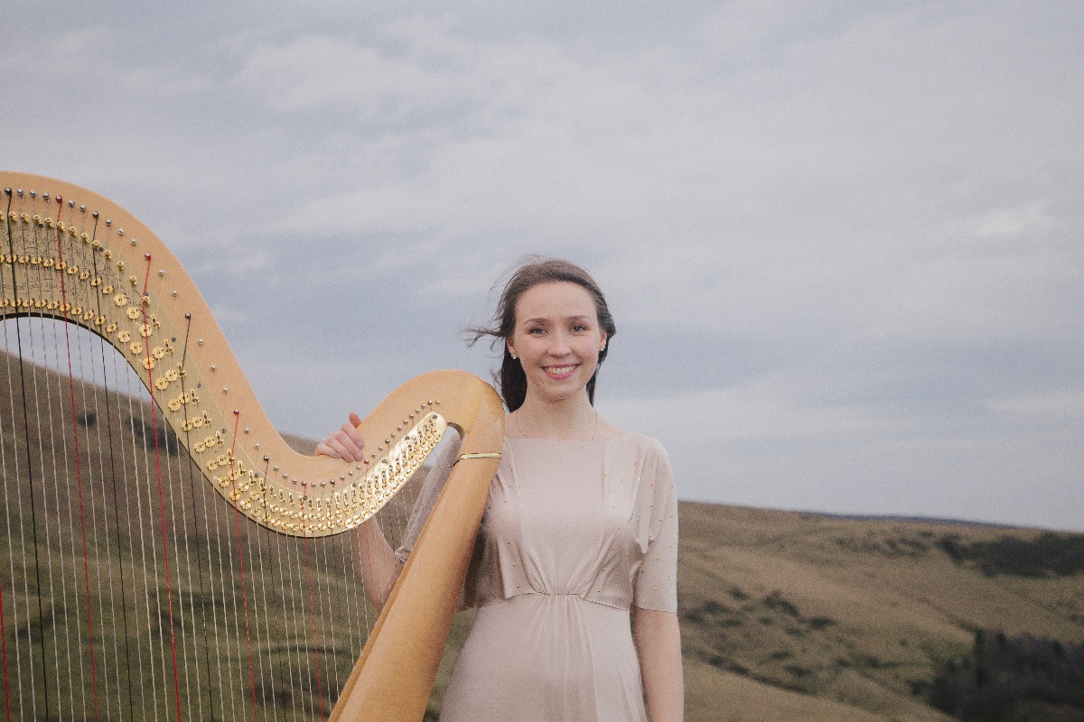 Elinor Harp -Image-26