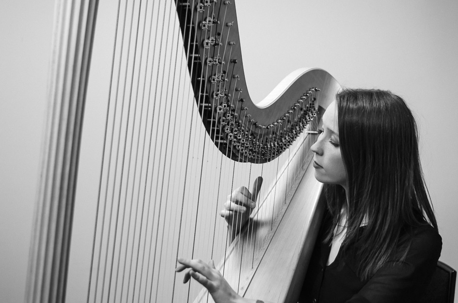 Elinor Harp -Image-1
