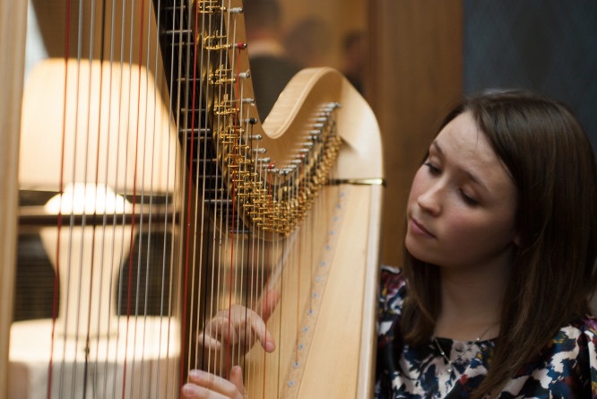 Elinor Harp -Image-2
