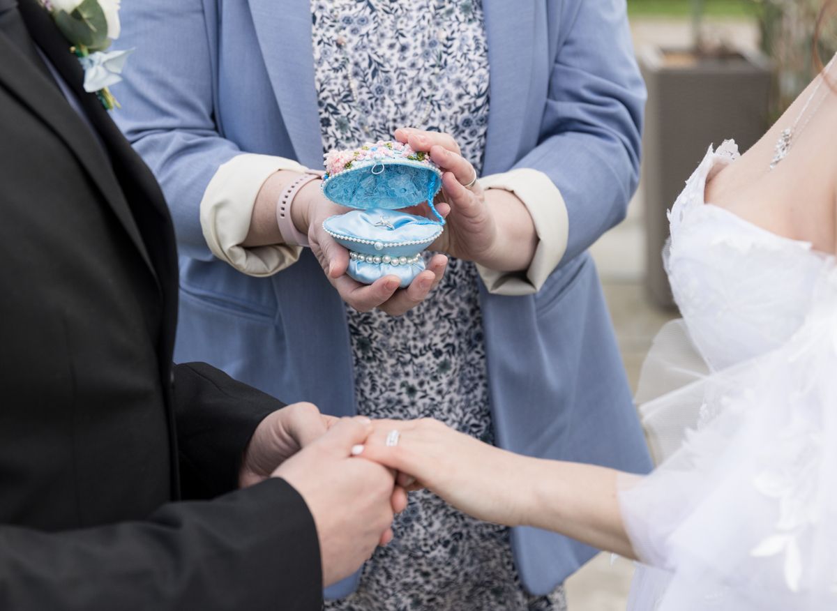 Helen - The Authentic Celebrant-Image-12