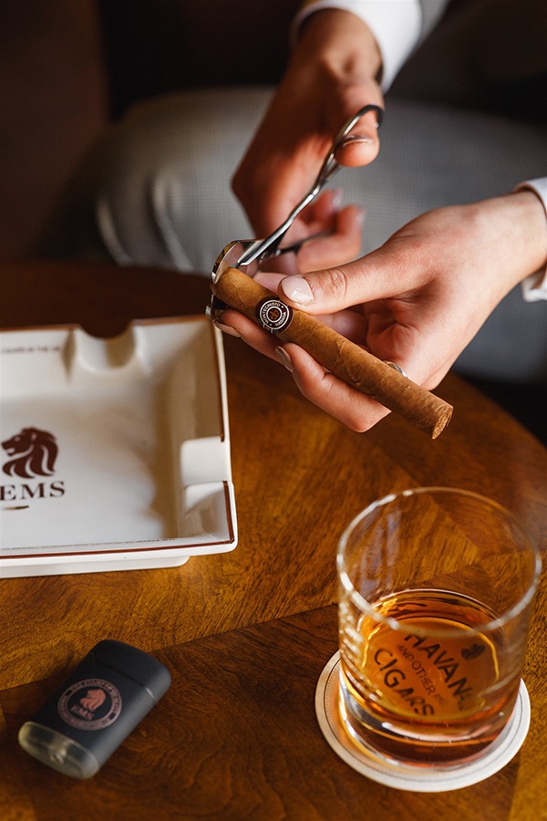 Featherstone cigar company Ltd -Image-22