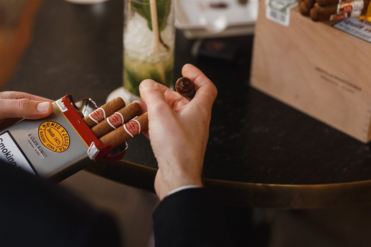 Featherstone cigar company Ltd -Image-15