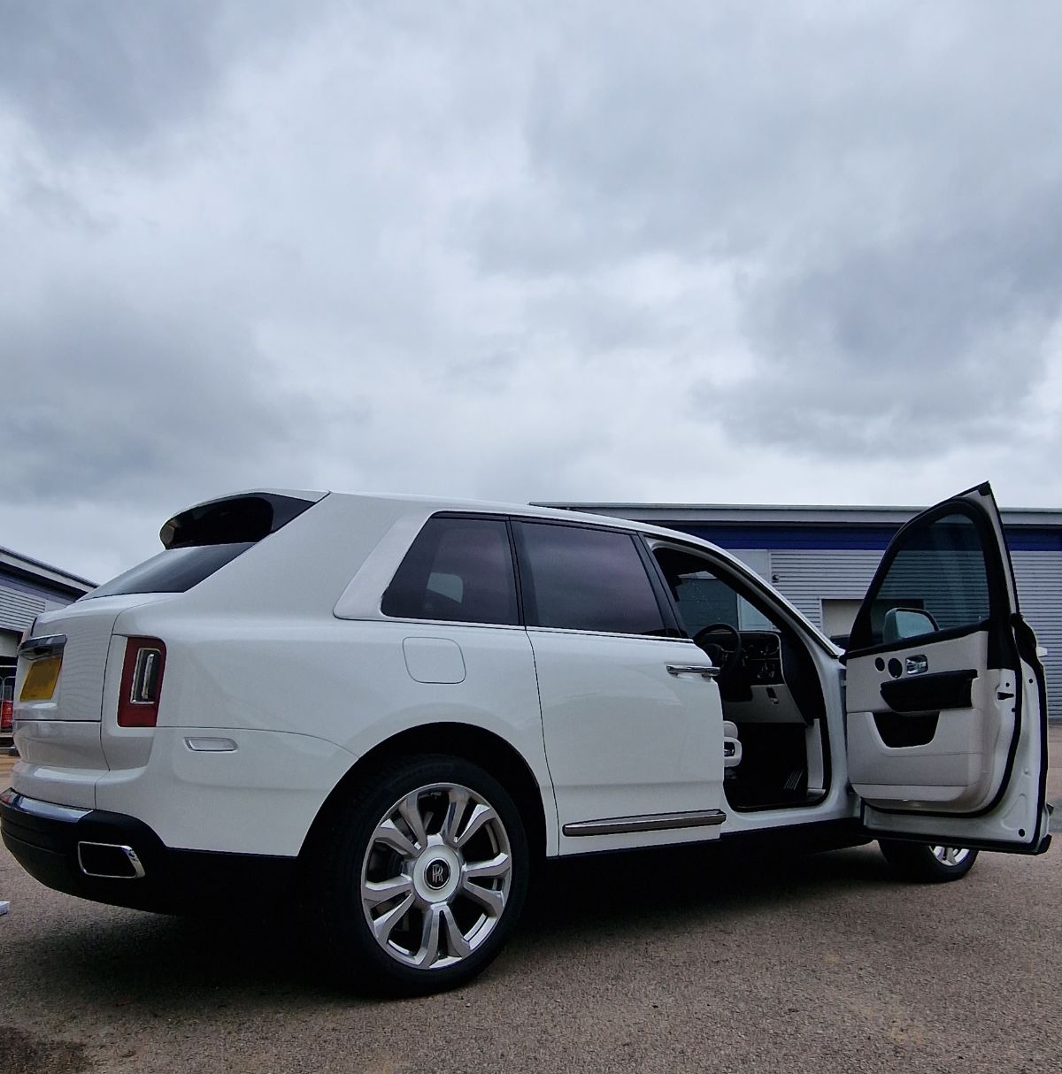 Moments Wedding Car Hire and Limousines-Image-6