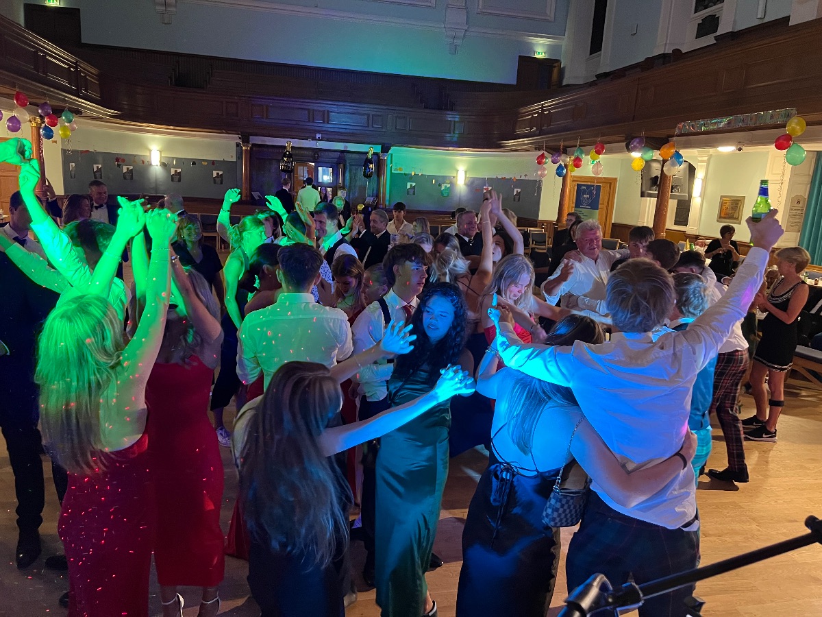 Loch Dubh Ceilidh Band & DJ-Image-22