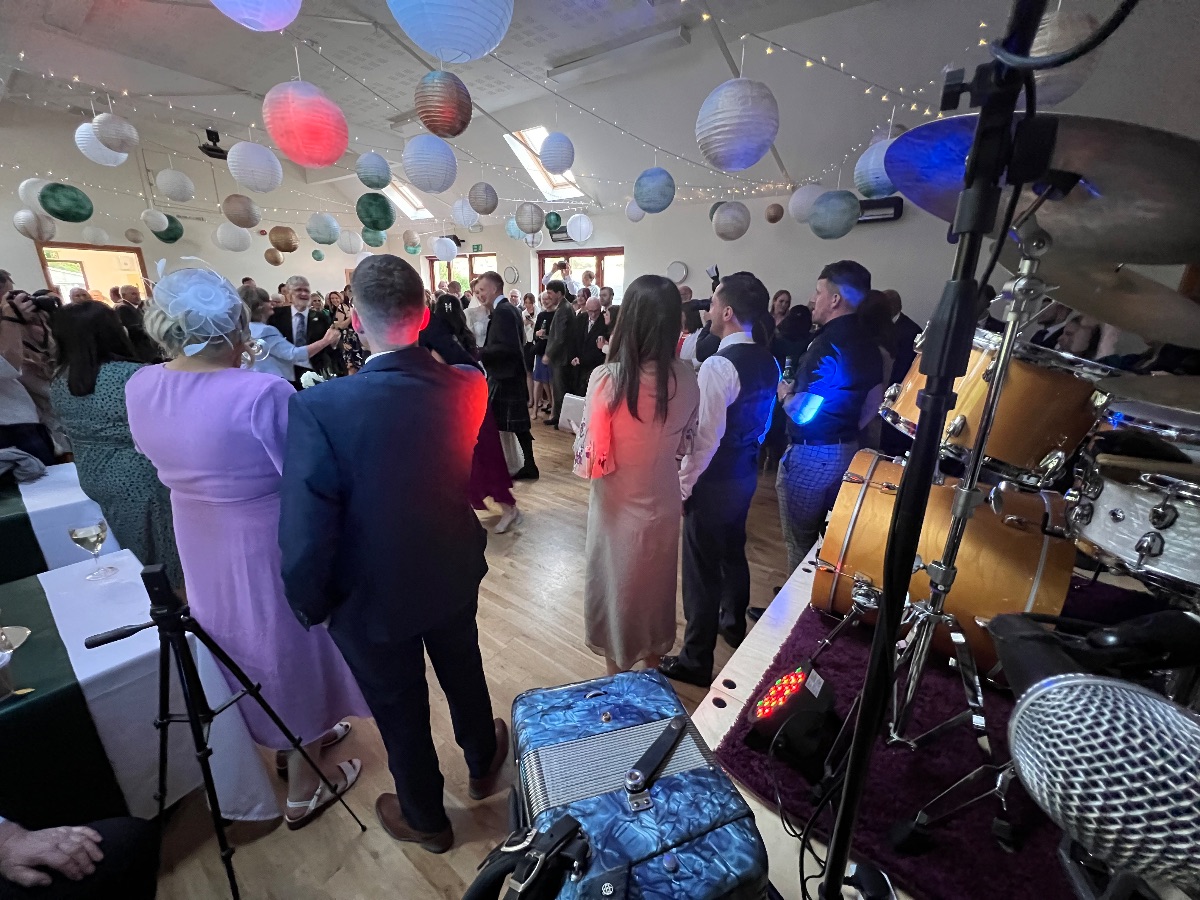 Loch Dubh Ceilidh Band & DJ-Image-2
