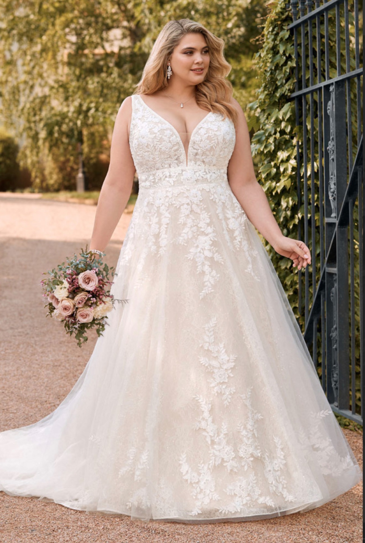 Rock Your Curves Bridal Boutique-Image-103