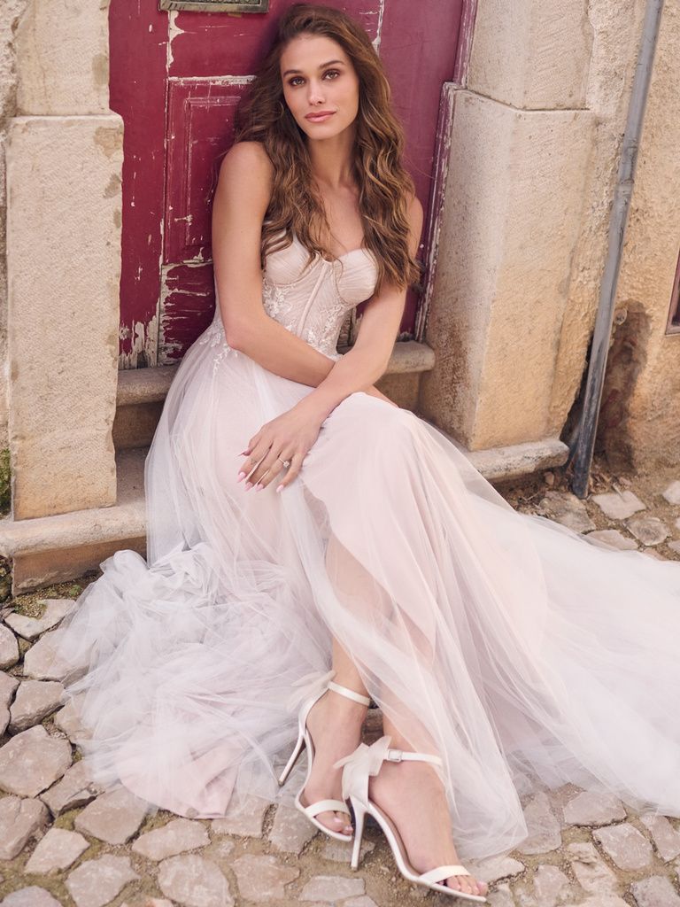 Romantic Dreams Bridal Boutique-Image-35