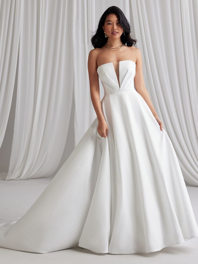 Romantic Dreams Bridal Boutique-Image-39