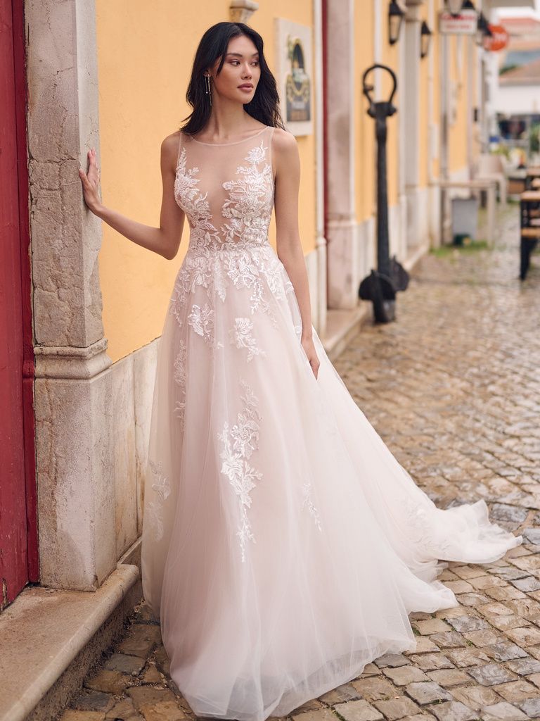 Romantic Dreams Bridal Boutique-Image-34