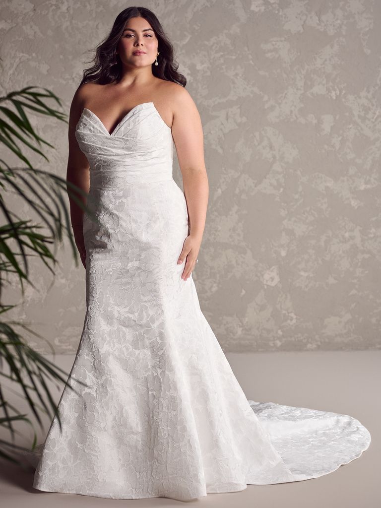 Romantic Dreams Bridal Boutique-Image-7