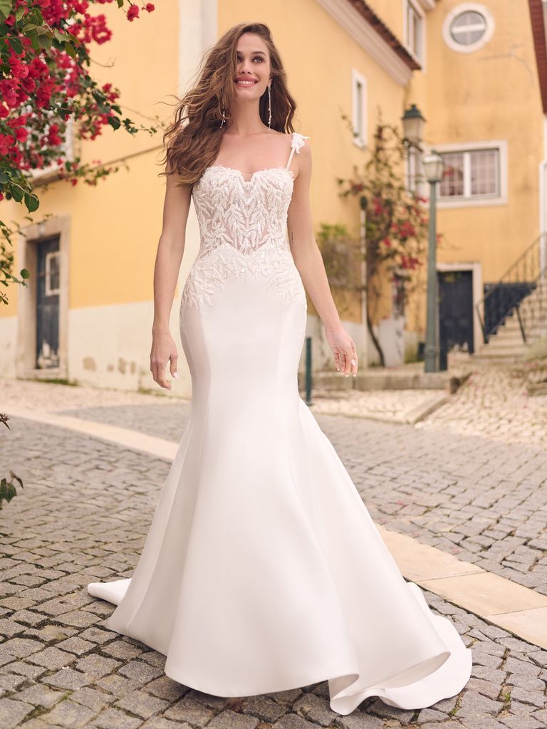 Romantic Dreams Bridal Boutique-Image-20
