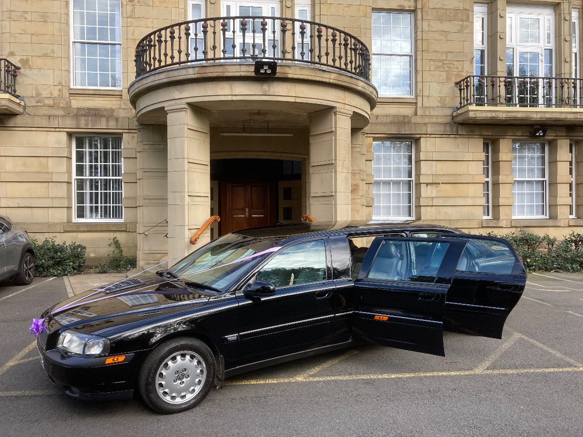 Mr & Mrs Wedding Cars-Image-1