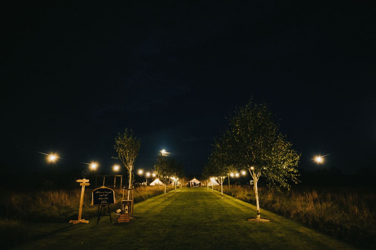 Gallery Item 10 for Oaktree Farm Weddings