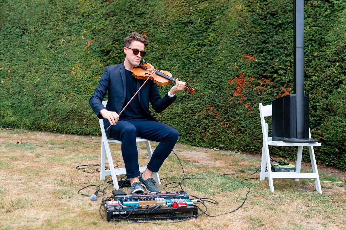 Joel Grainger (Live Looping Violinist)-Image-10