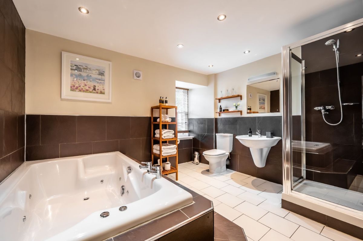 Gallery Item 36 for Assynt House