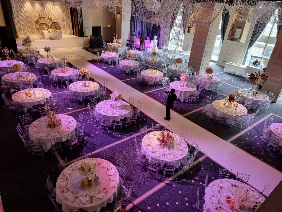 Wedding Venue in Manchester, Mercure Manchester Piccadilly Hotel UKbride