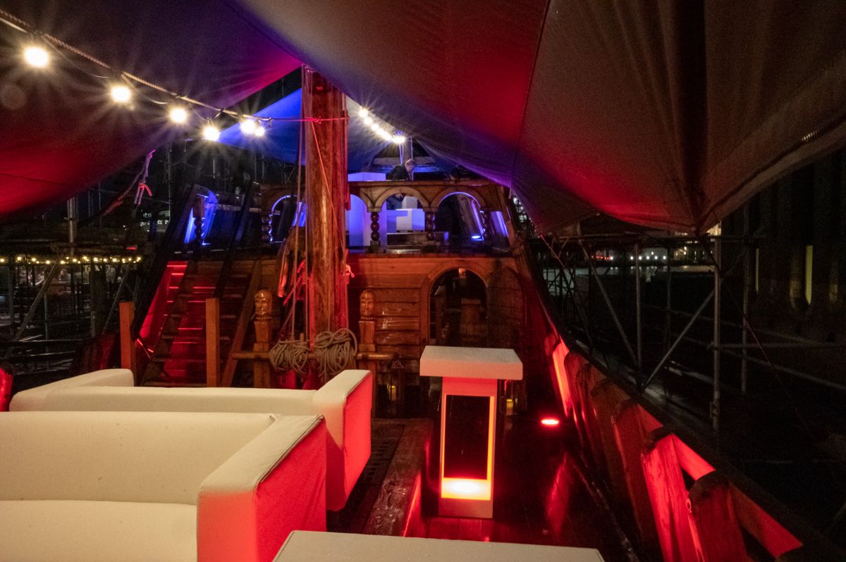 Gallery Item 101 for The Golden Hinde