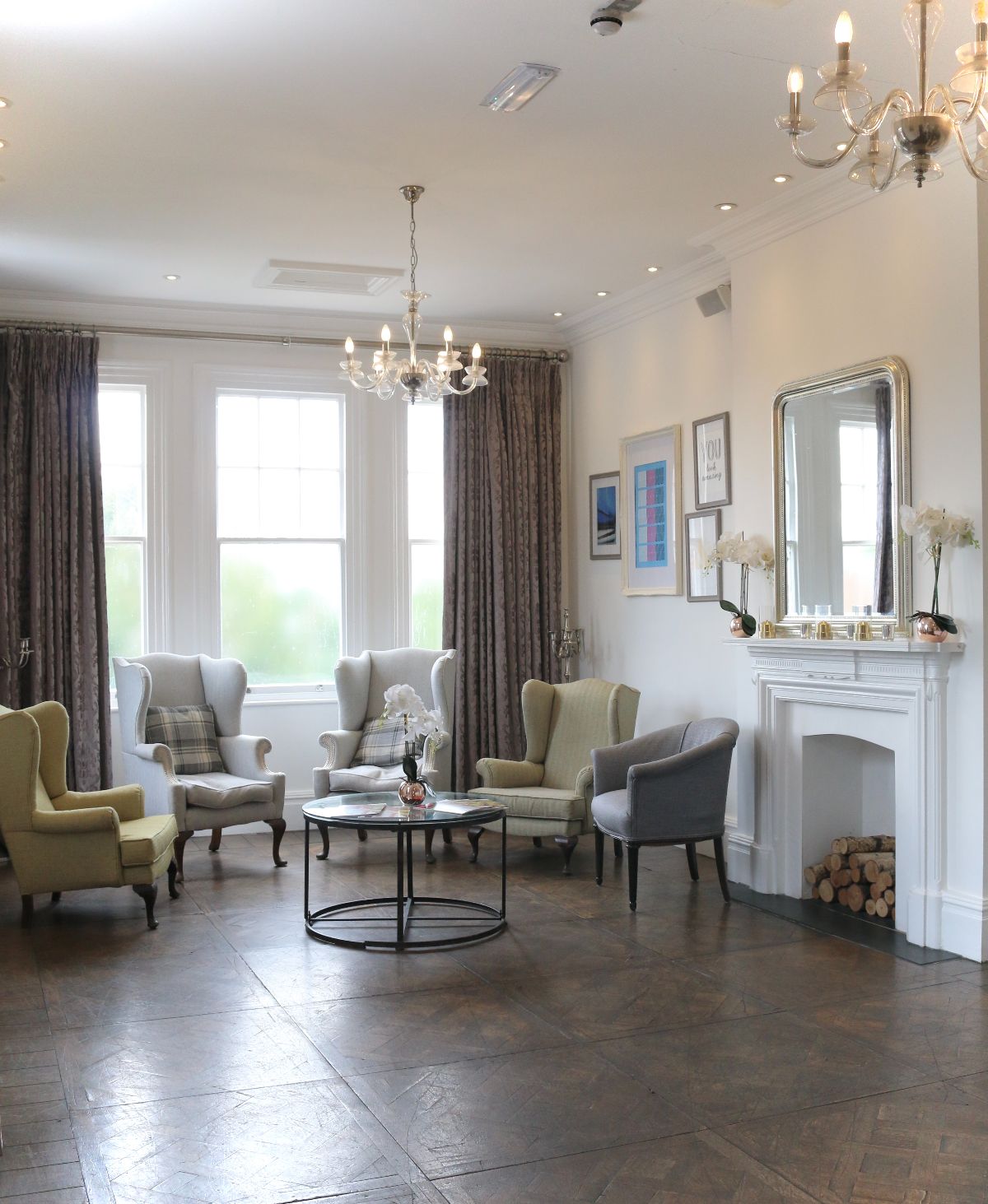 Gallery Item 57 for Amalfi White