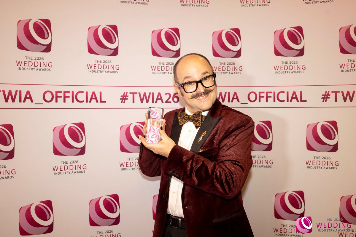 Elegant Magic - The Magic of Neil Edwards-Image-8