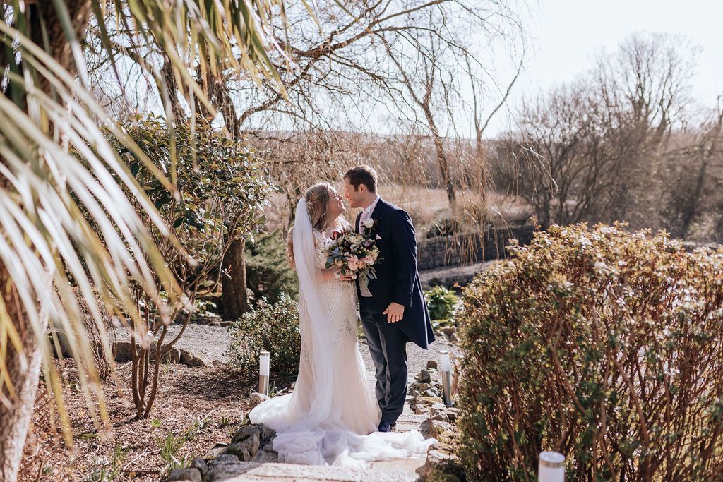 steps shot winter wedding