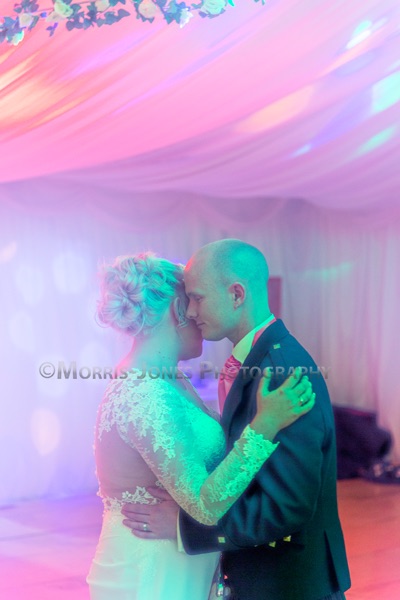 I loved the light on this First Dance. They danced like noone was watching.