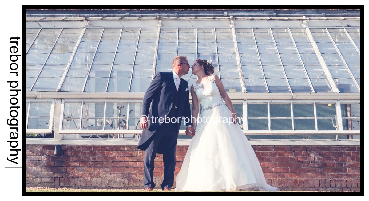 Bride and groom portraits - natural style.