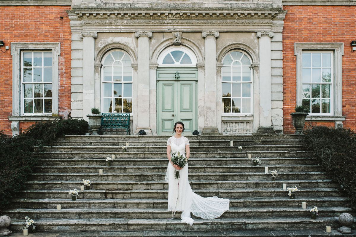 The Georgian Manor offering a great backdrop for those all important wedding photos