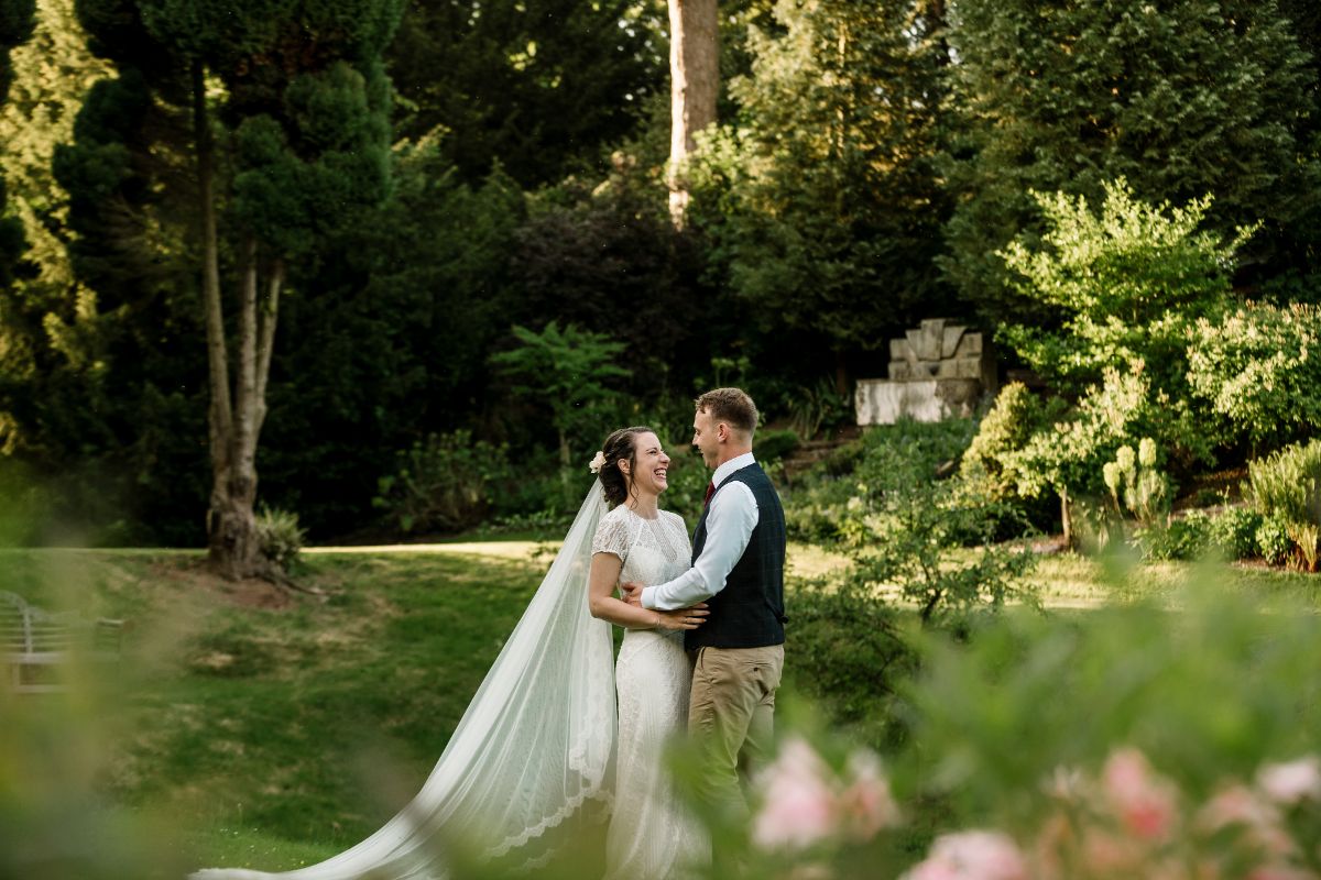 Aldby Park offers so many opportunities for those perfect wedding pictures