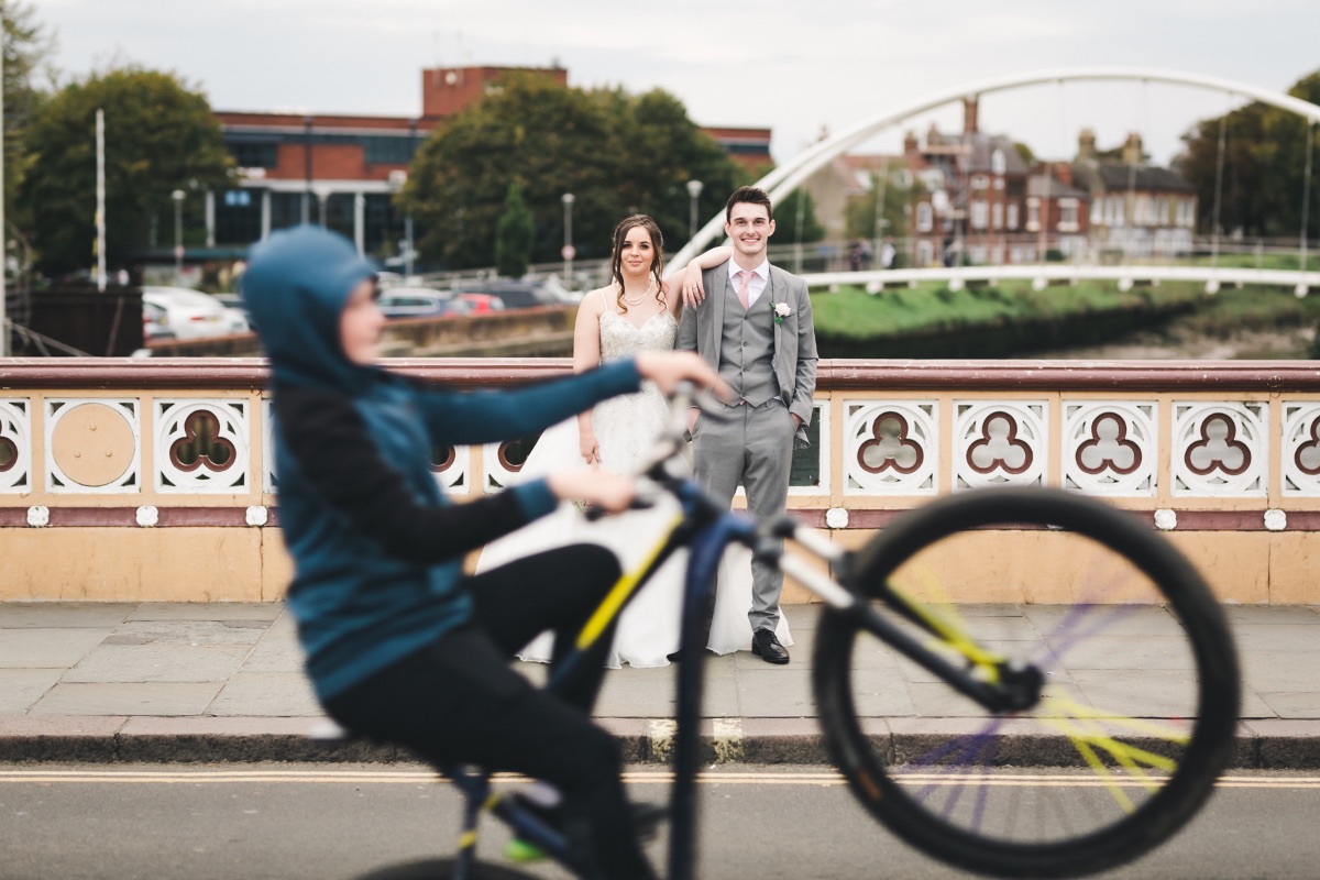 The young lad on the bike thought he was proper clever, he absolutely made this shot!