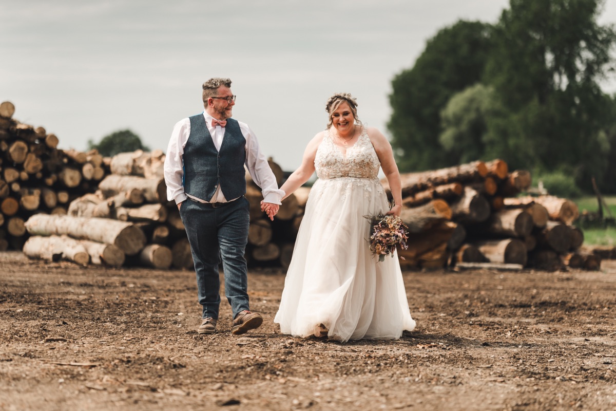 Chloe & James | Red Barn King