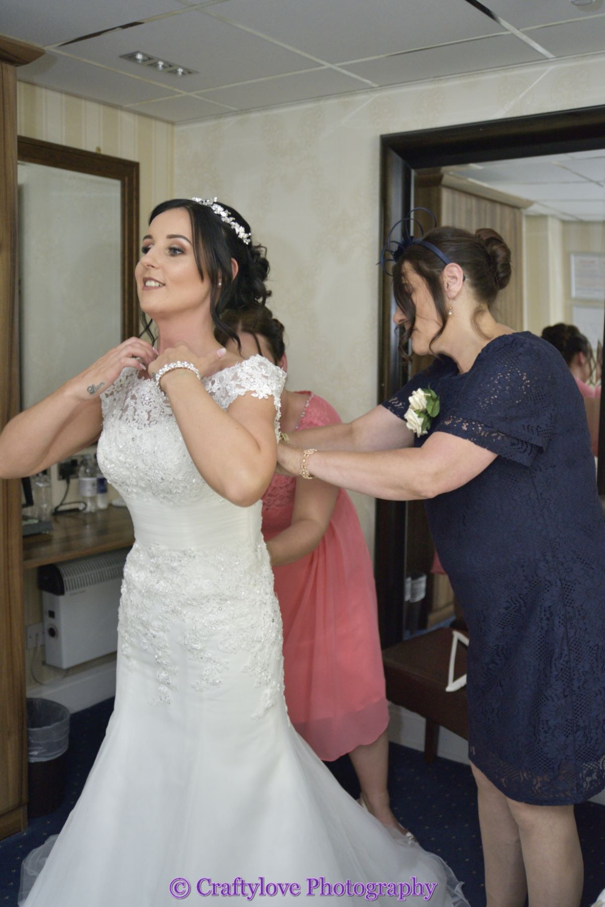 A lovely wedding at Kings croft hotel, Craftylove Photography