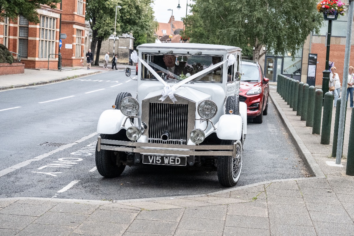 Real Wedding Image for Harriet & Dave