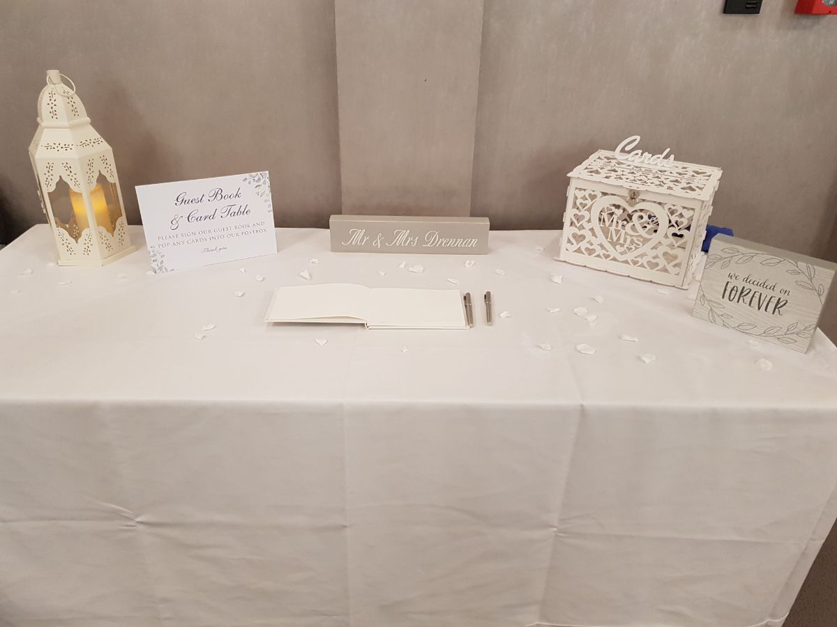 Gift table set up