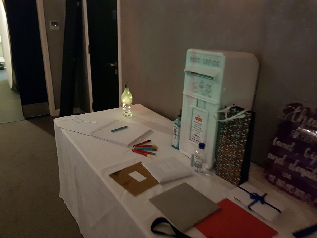 The gift table 