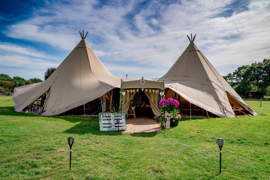 Real Wedding Image for Anneka & Ken