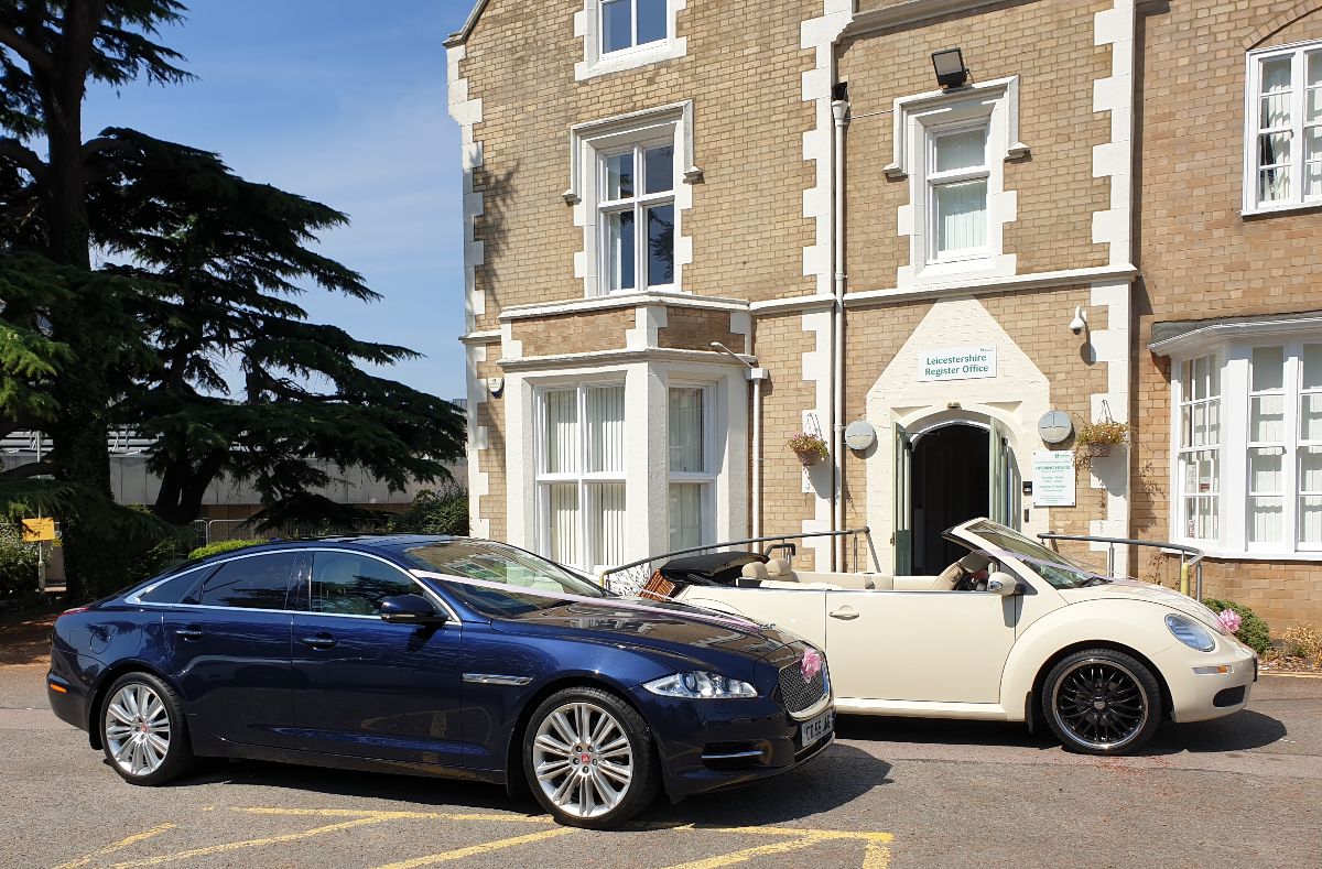 www.leicesterweddingcars.co.uk had both their cars at this wedding.