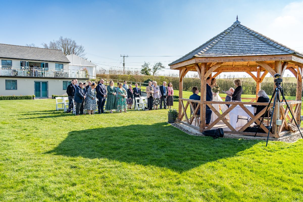 Real Wedding Image for Lindsey & Tom