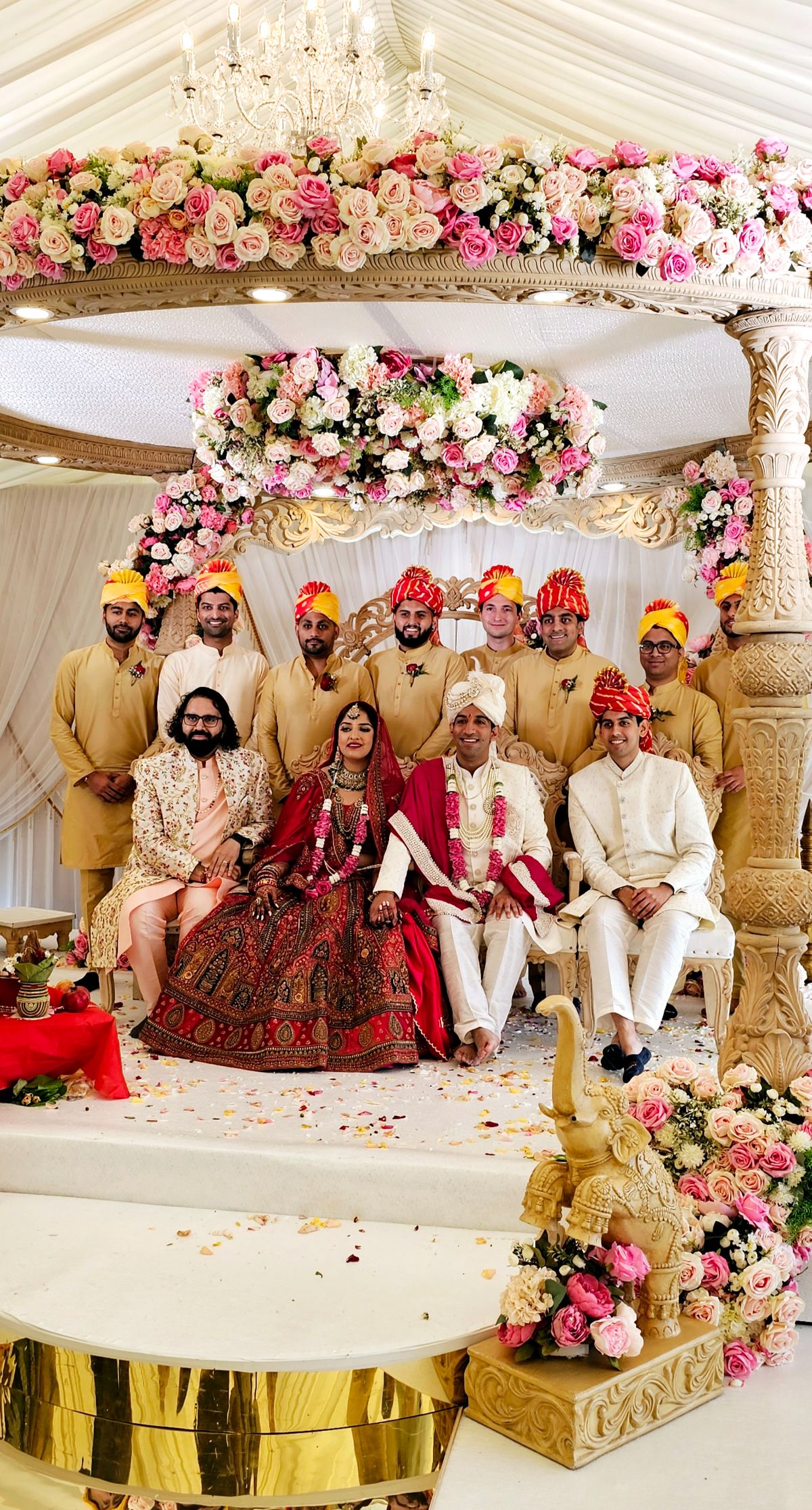 Family pictures in the Mandap