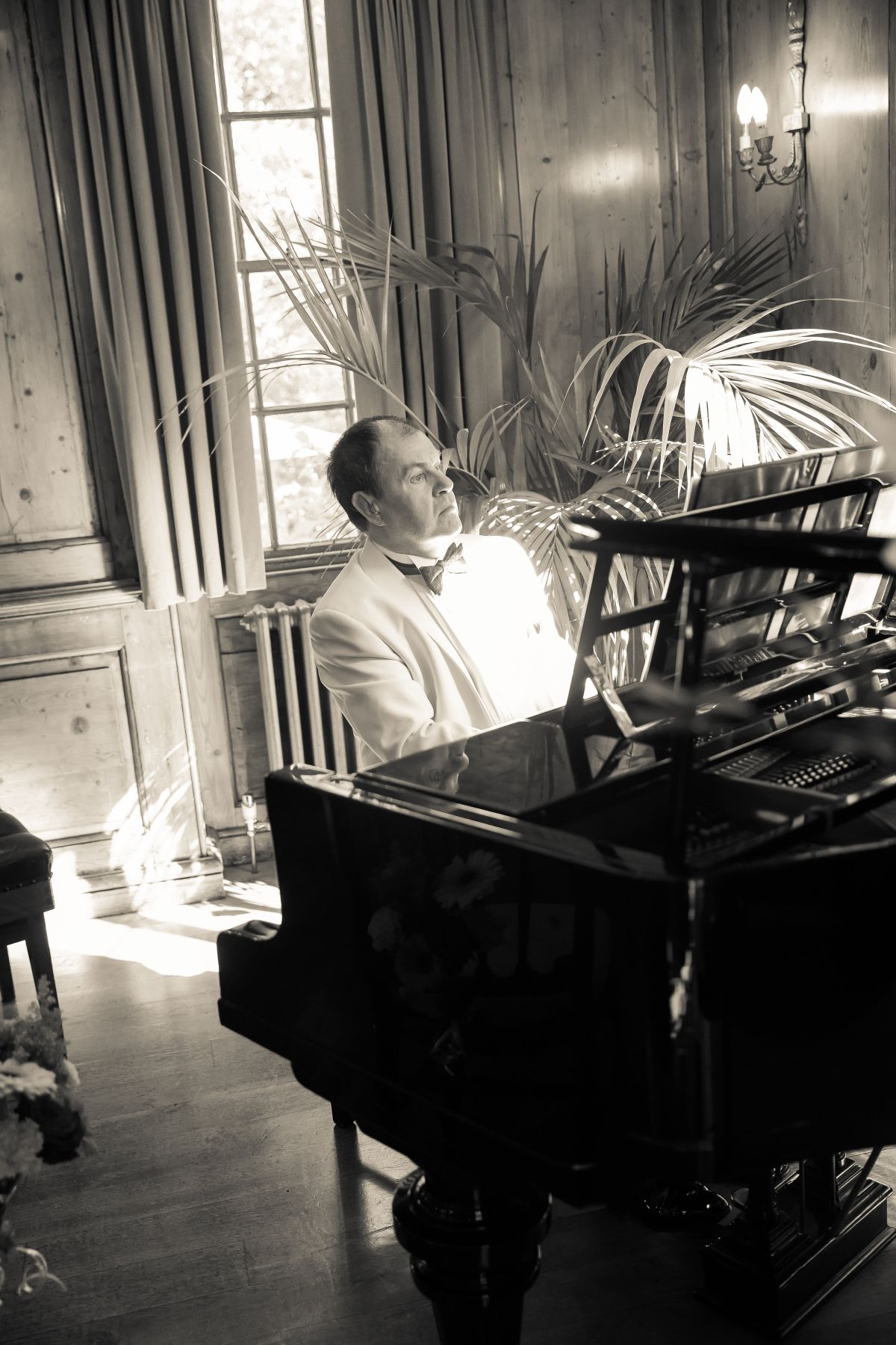 Mark Reeves at the piano  in the Music Room at Burgh House.