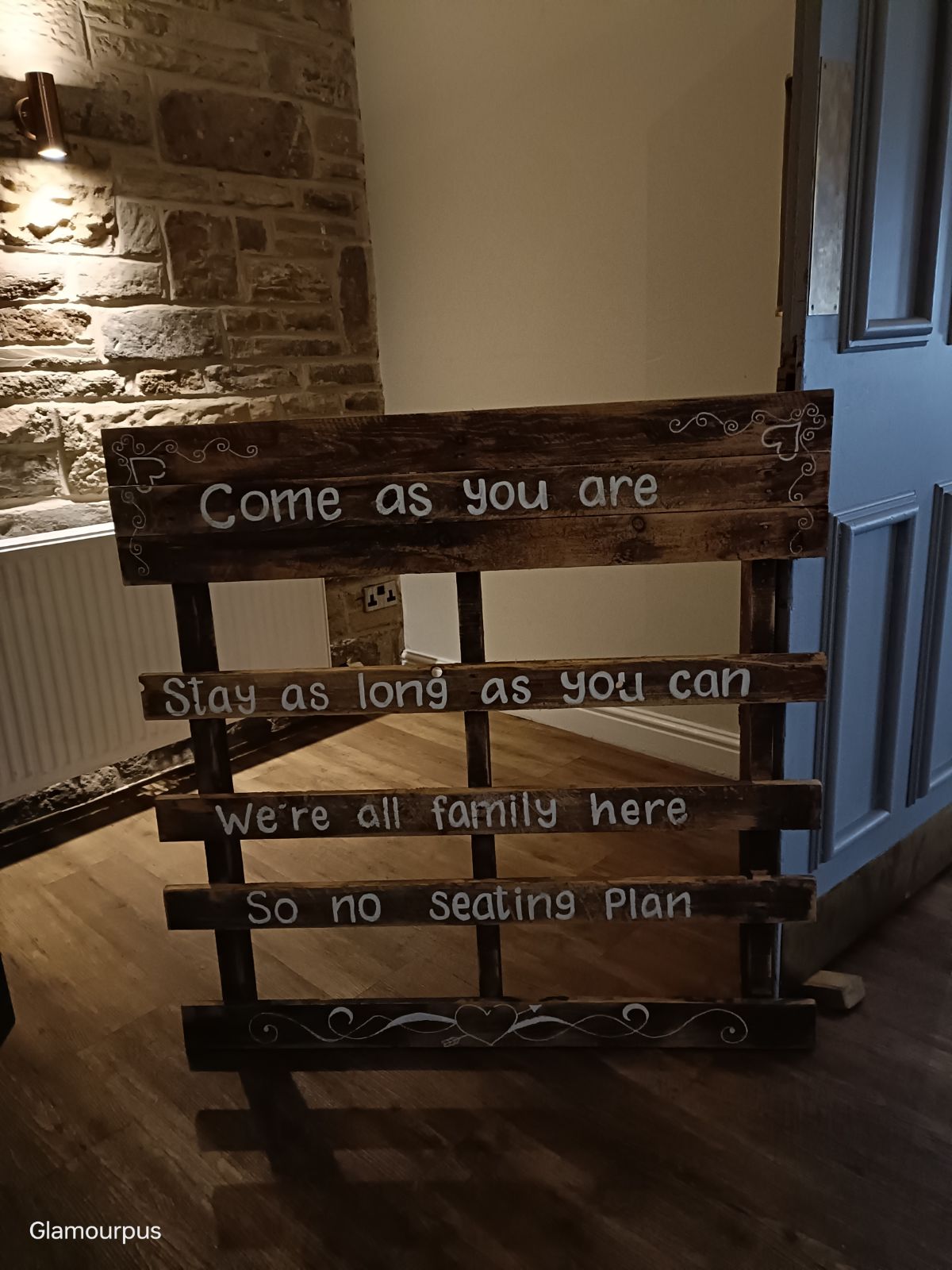 Pallet "come as you are" welcome sign