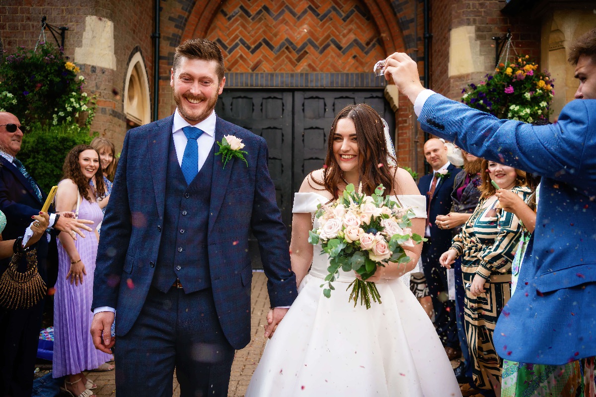 Love a confetti shot at St Albans Registry Office 