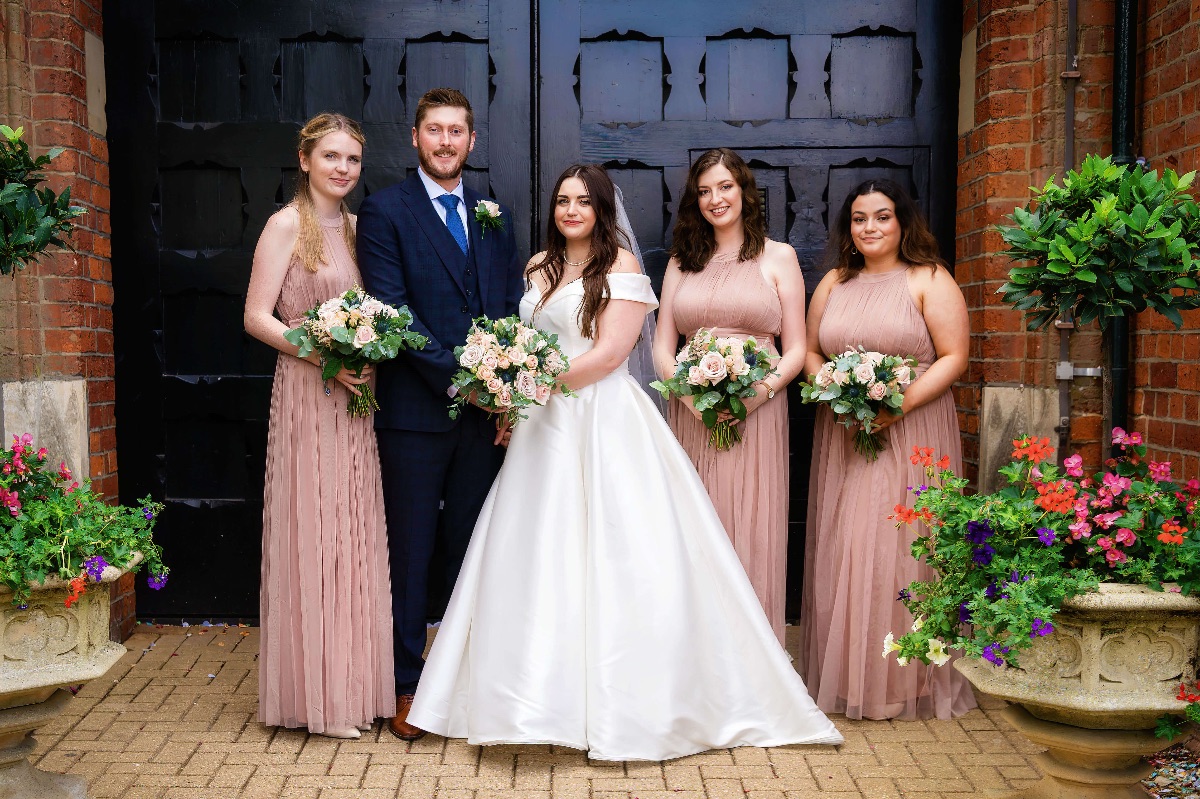 The black doors at St Albans Registry Office make a fab backdrop for the group shots
