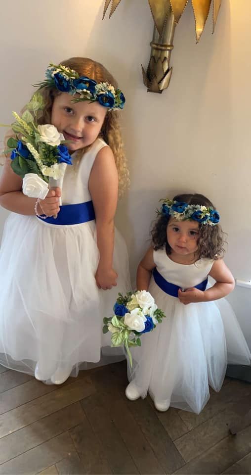 The flower girl dresses matched the colour scheme 