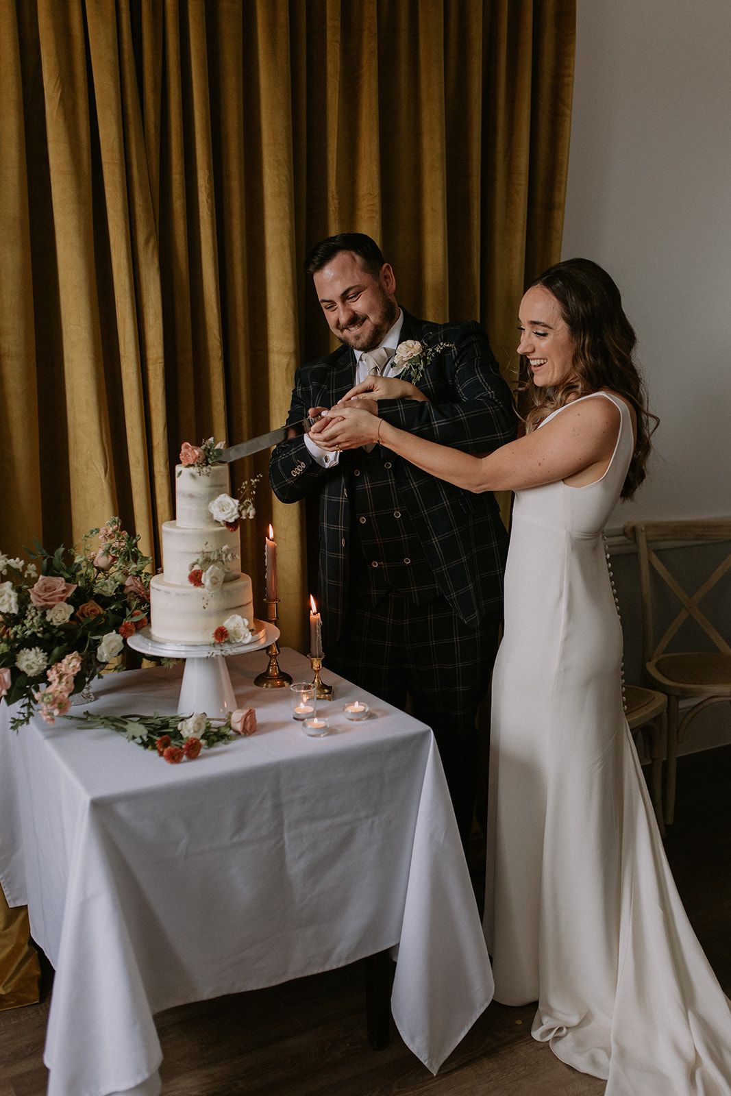 Cutting the cake